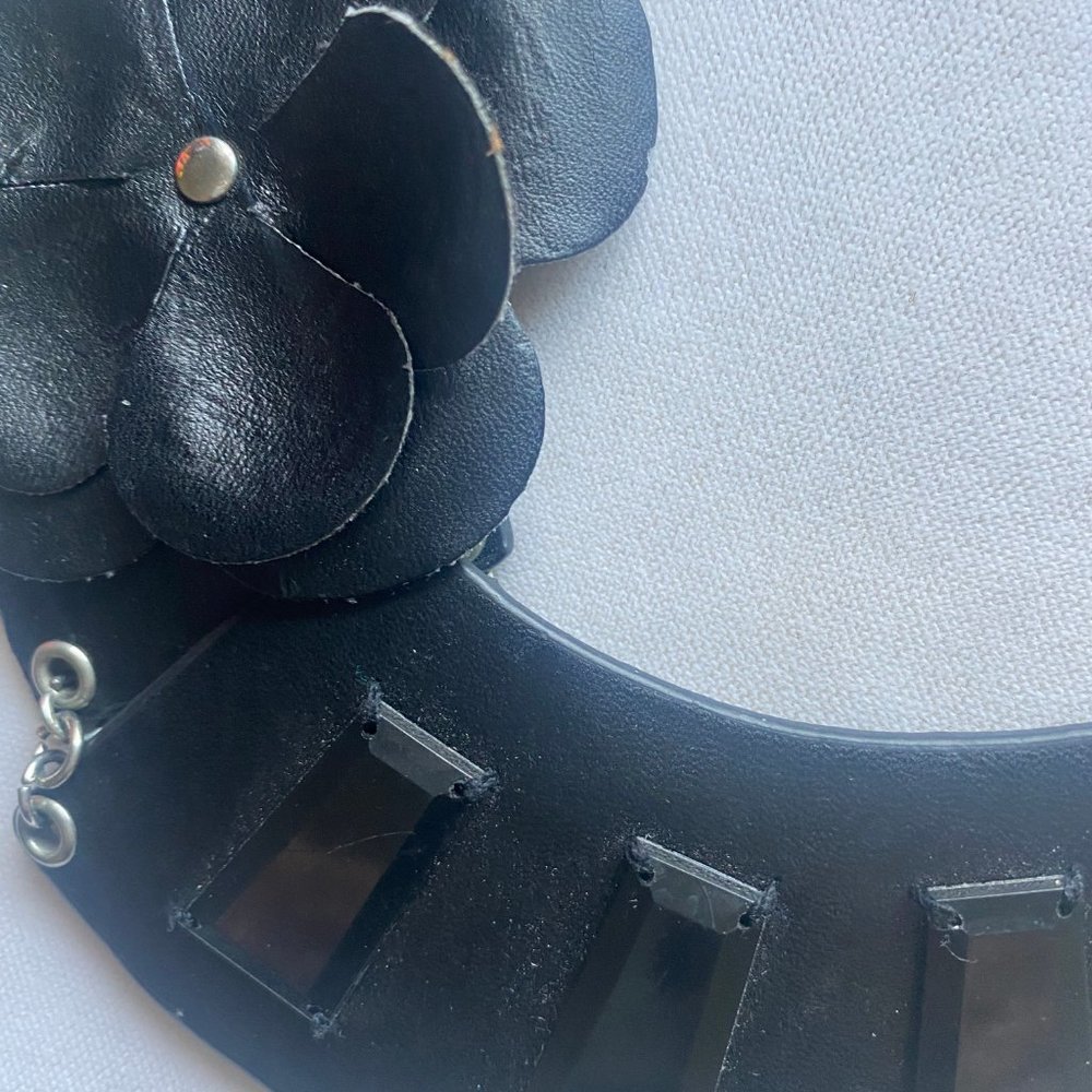 "leather" flower statement necklace - Picture 3 of 4